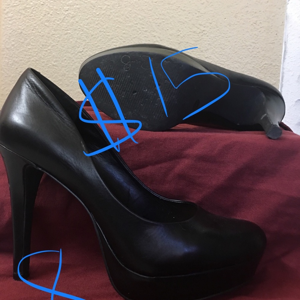 Shoes - Picture 3 of 8